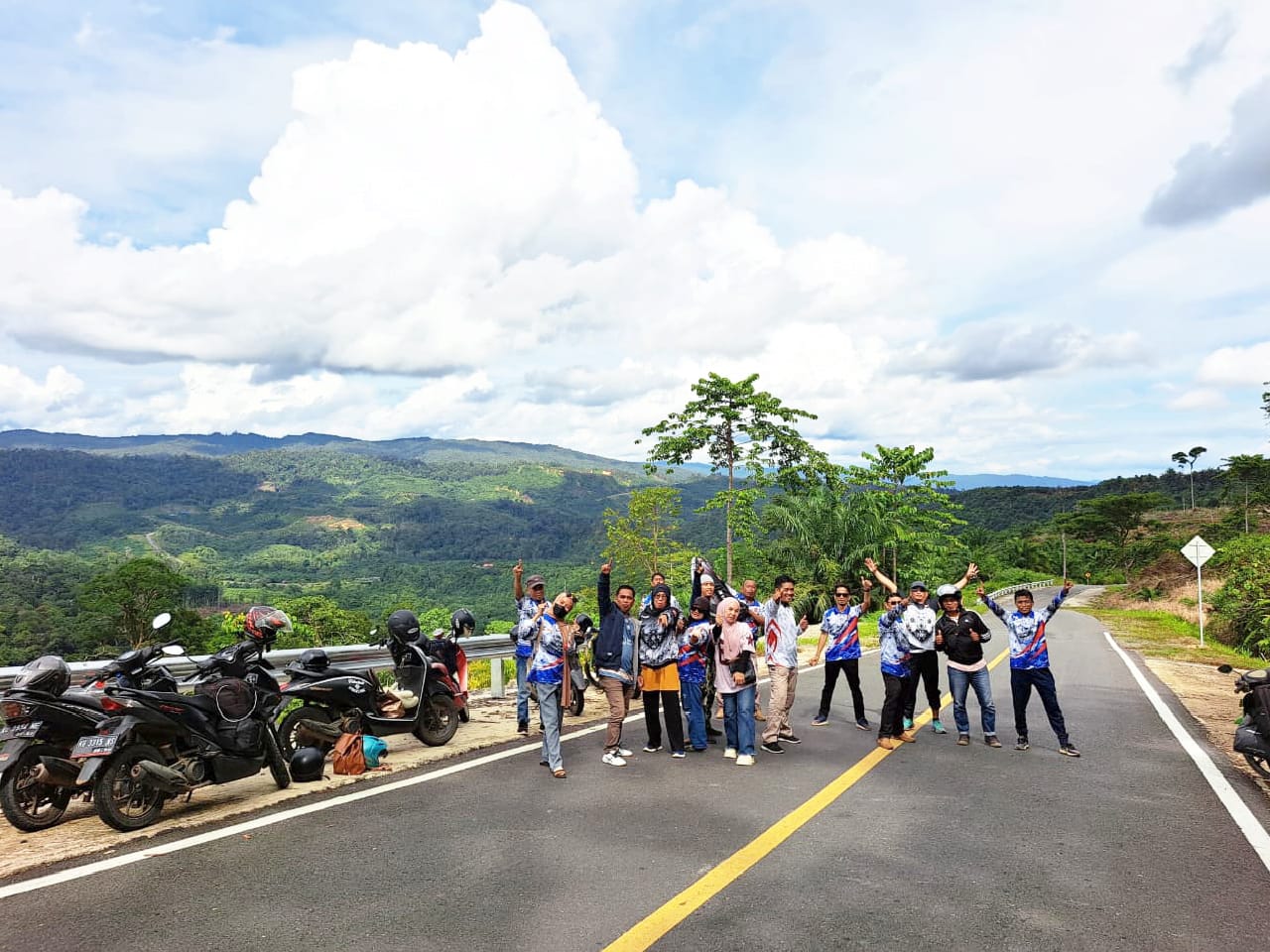 BERITA GAMBAR SIMPATIK